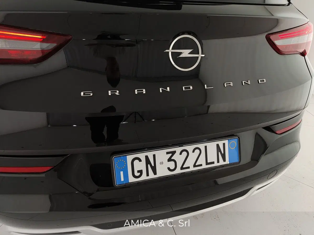 Opel Grandland nuova a Caserta (9)