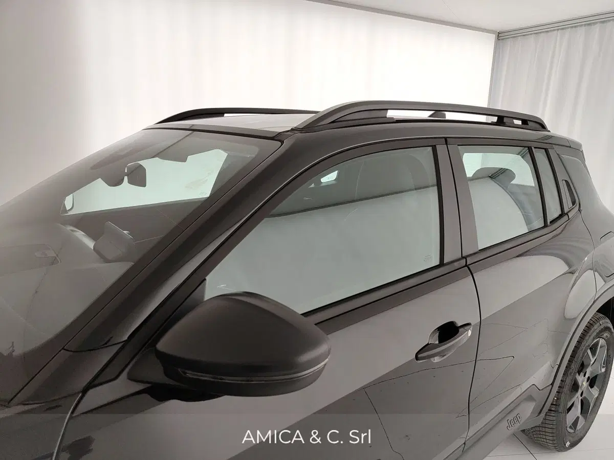 Jeep Avenger nuova a Caserta (18)