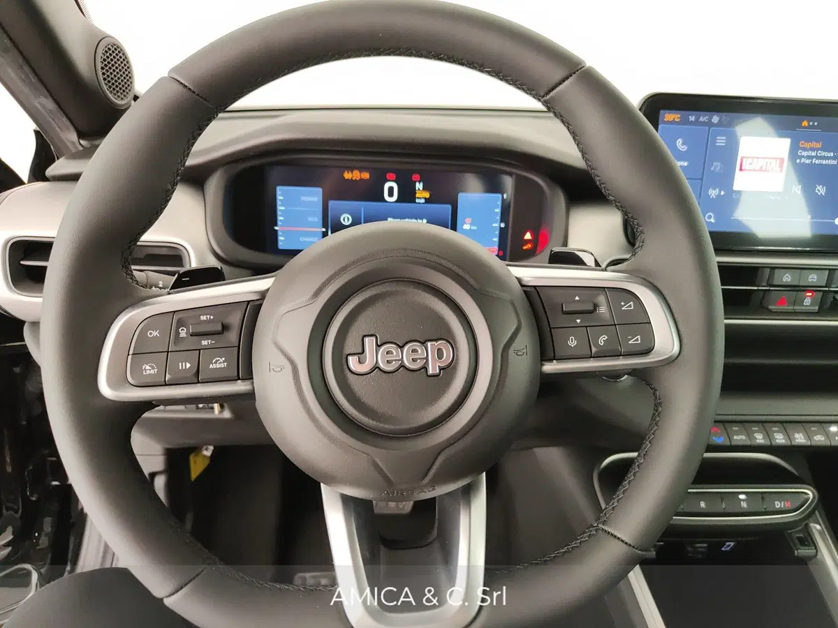 Jeep Avenger nuova a Caserta (19)