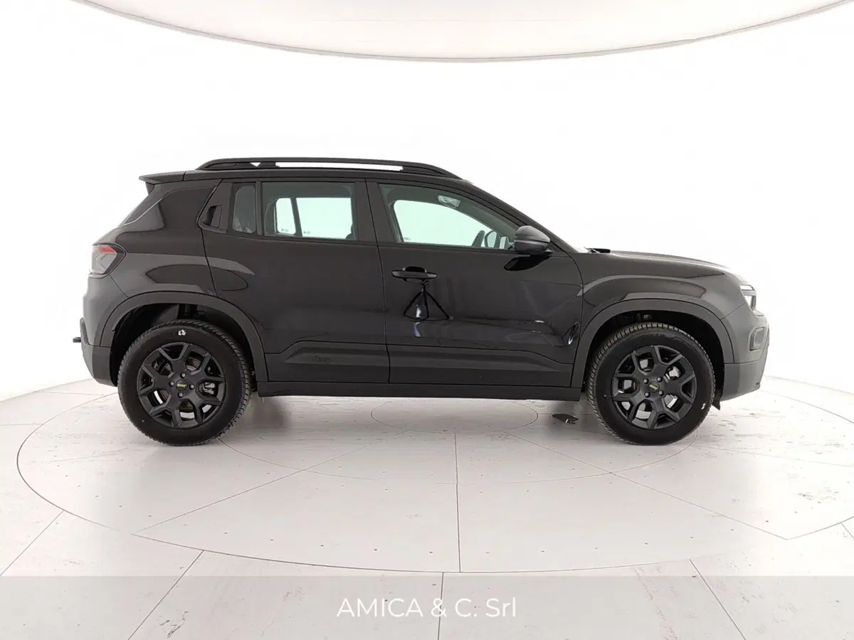 Jeep Avenger nuova a Caserta (8)