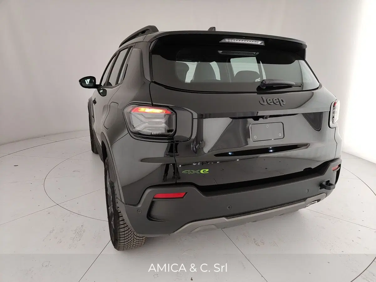 Jeep Avenger nuova a Caserta (9)