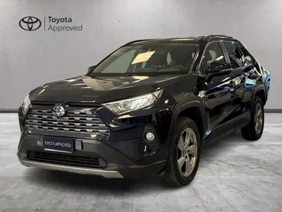 Toyota Rav4 vvt-ie h Style 2wd 218cv e-cvt del 2021 usata a Prato