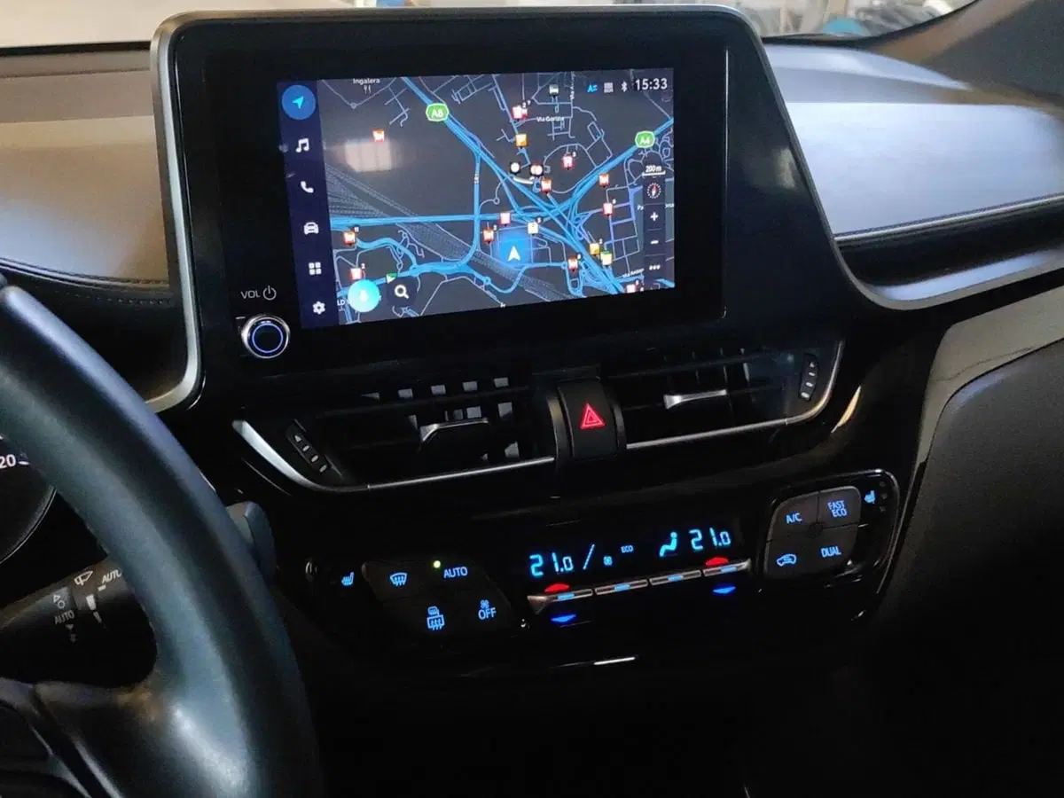 Toyota Toyota C-HR usata a Milano (8)
