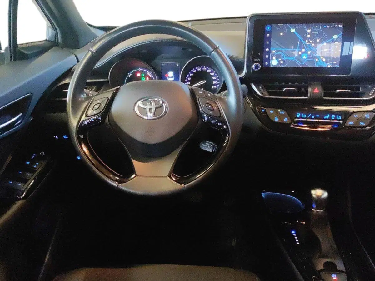 Toyota Toyota C-HR usata a Milano (6)