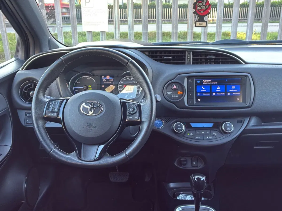 Toyota Yaris usata a Mantova (18)