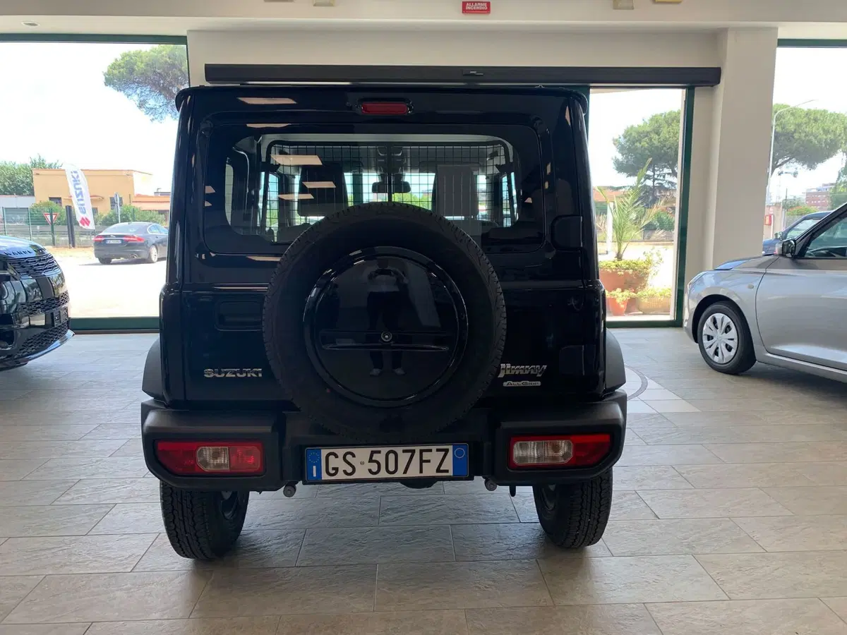 Suzuki Jimny usata a Latina (3)