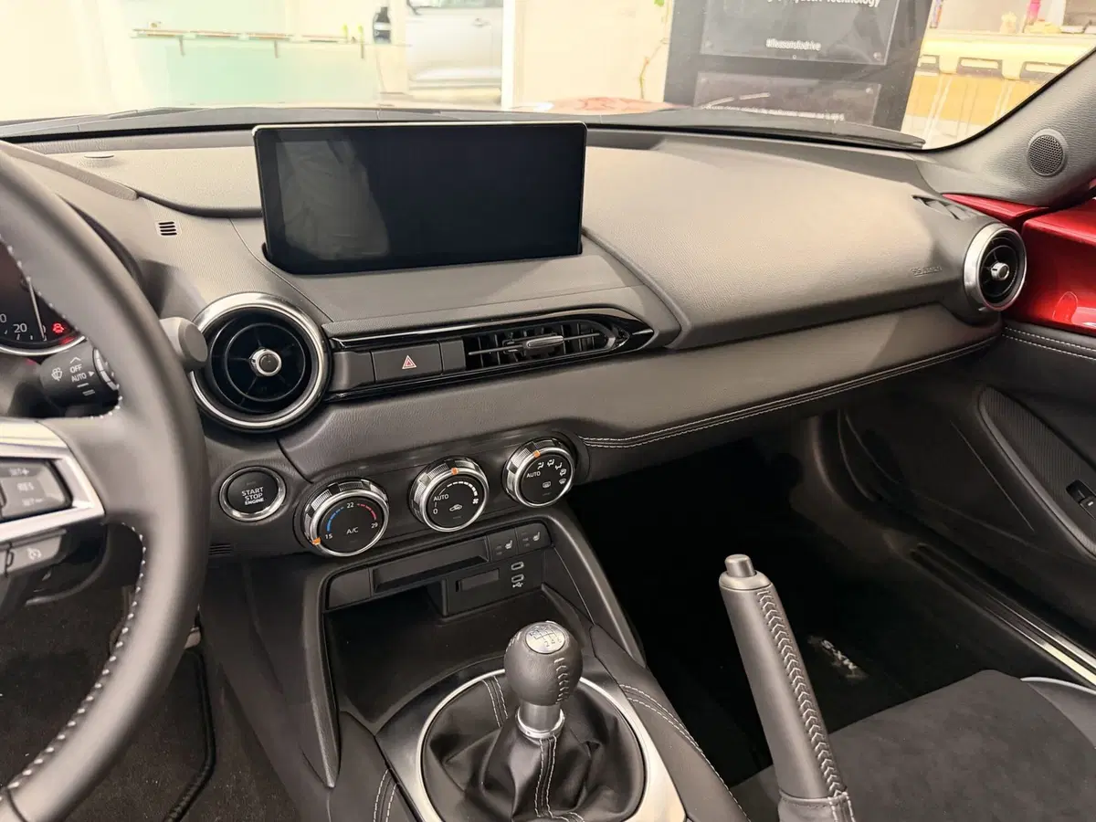 Mazda MX-5 usata a Latina (17)