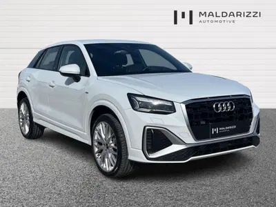 Audi Q2 35 2.0 tdi S line edition s-tronic del 2025 usata a Bari