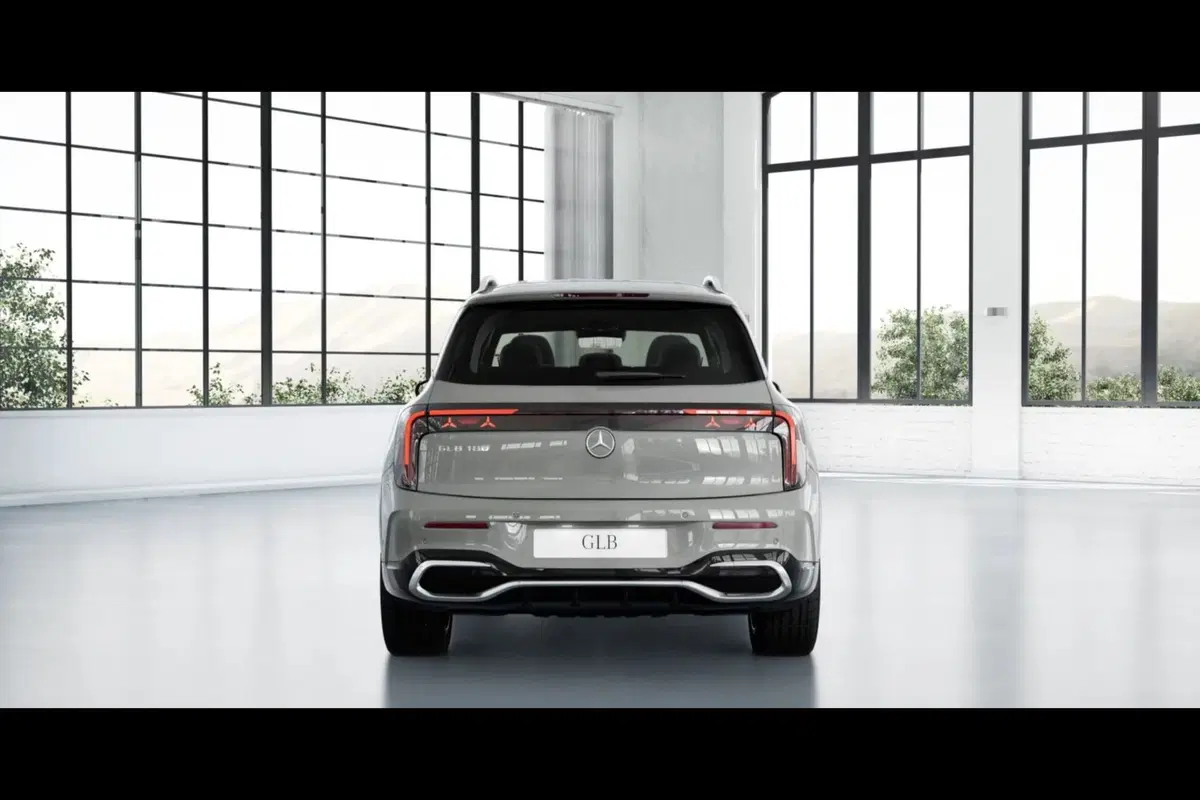 Mercedes-Benz GLB nuova a Pescara (2)