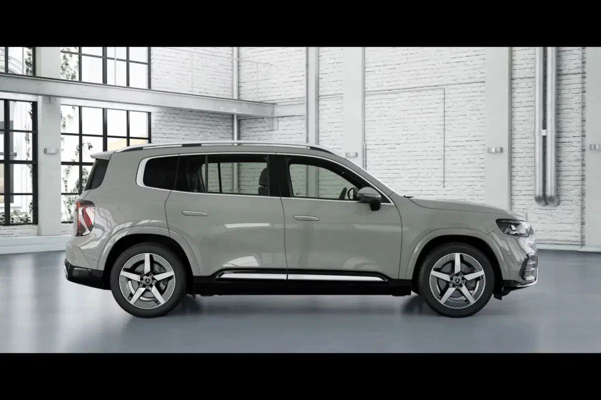 Mercedes-Benz GLB nuova a Pescara (3)