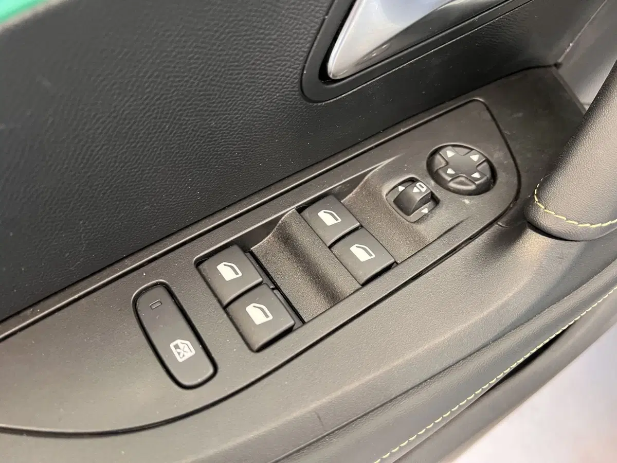 Peugeot 2008 usata a Bari (13)