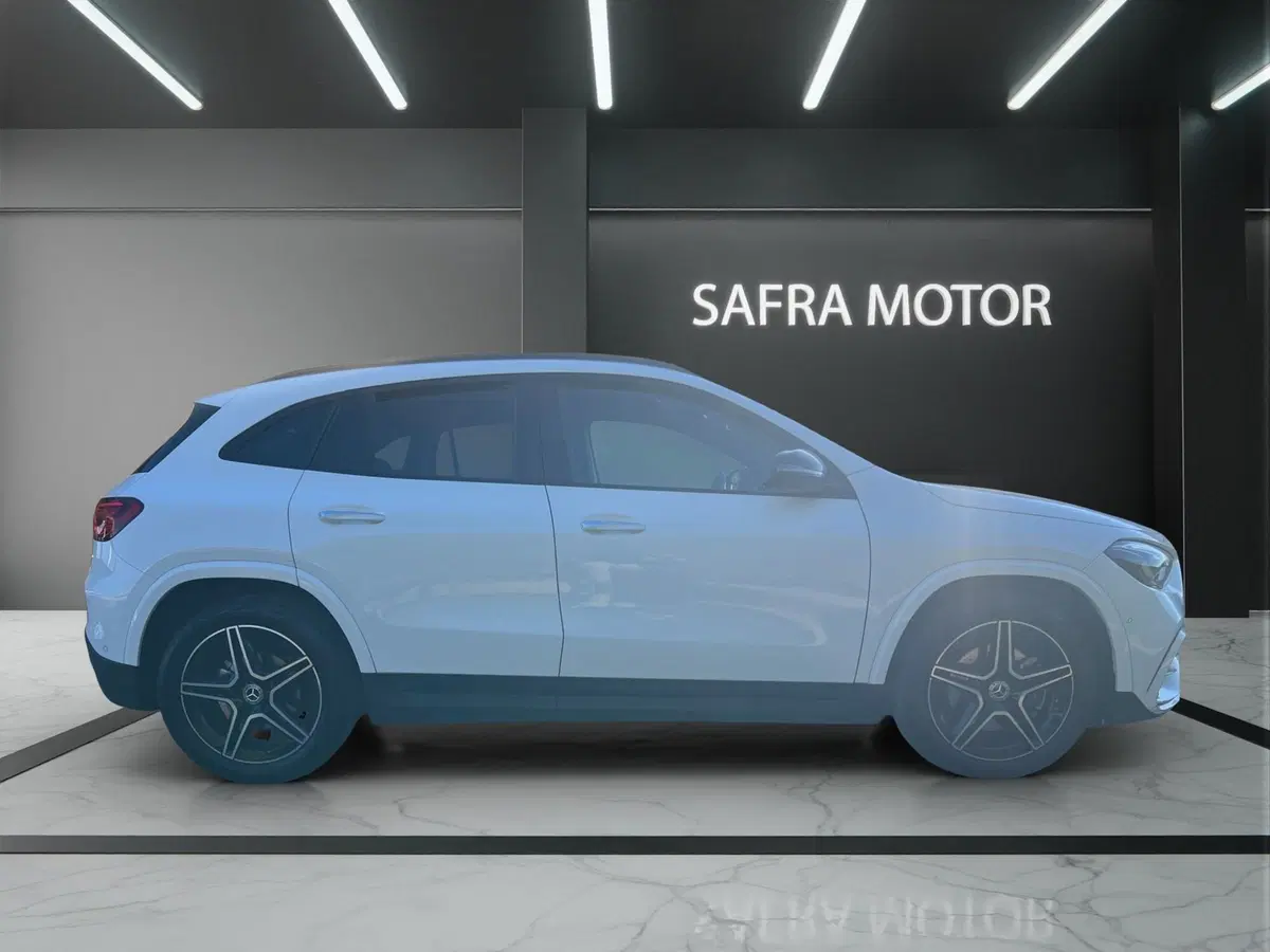 Mercedes-Benz GLA SUV usata a Cosenza (7)