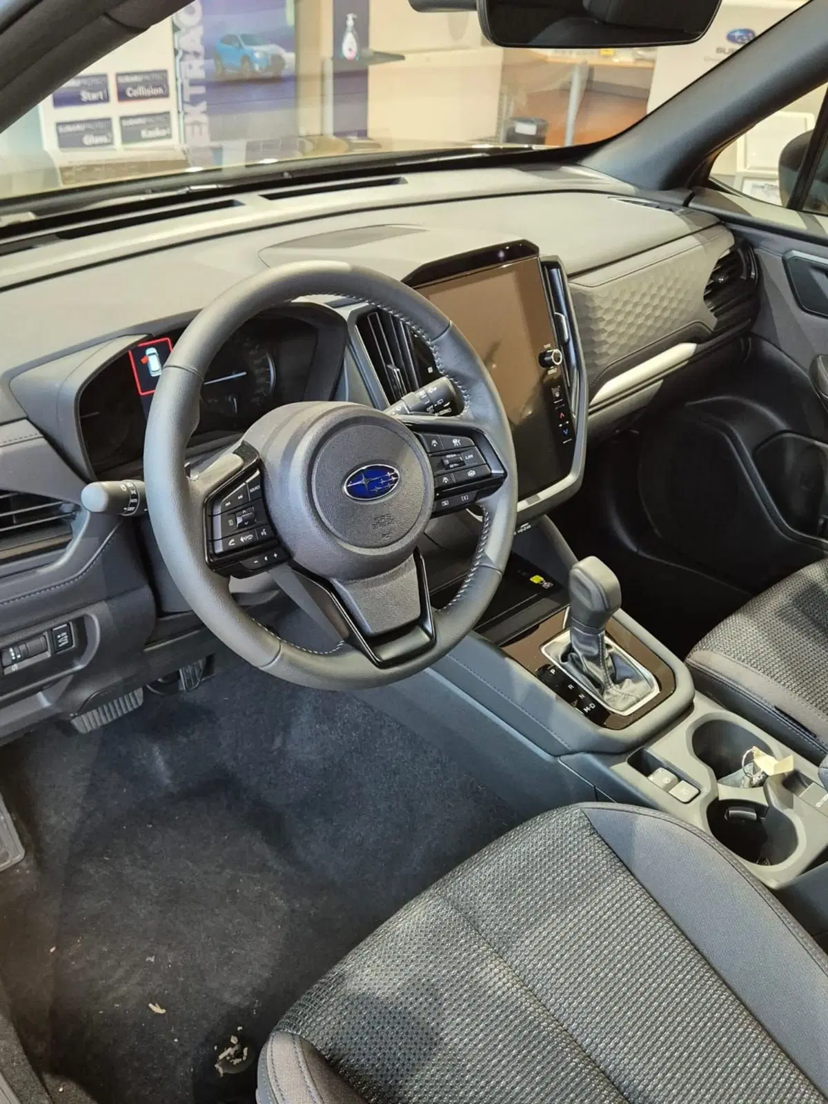 Subaru Forester nuova a Como (11)