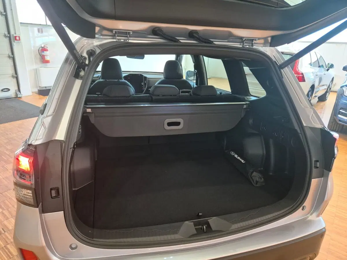 Subaru Forester nuova a Como (13)