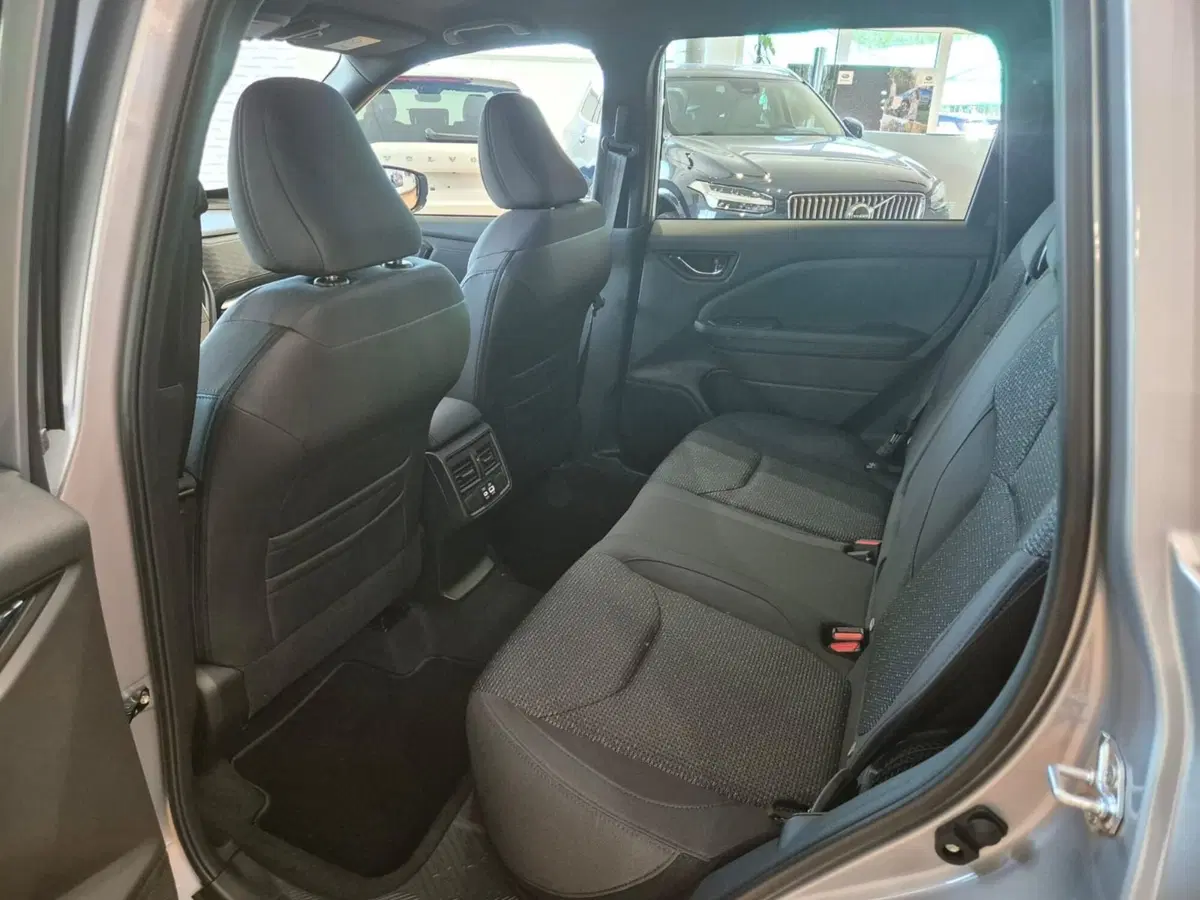 Subaru Forester nuova a Como (15)
