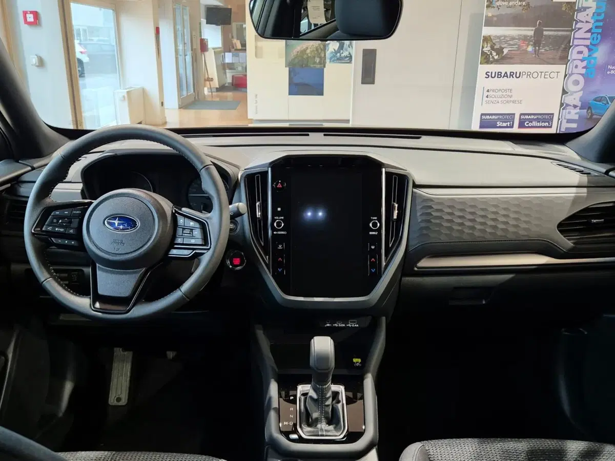 Subaru Forester nuova a Como (7)
