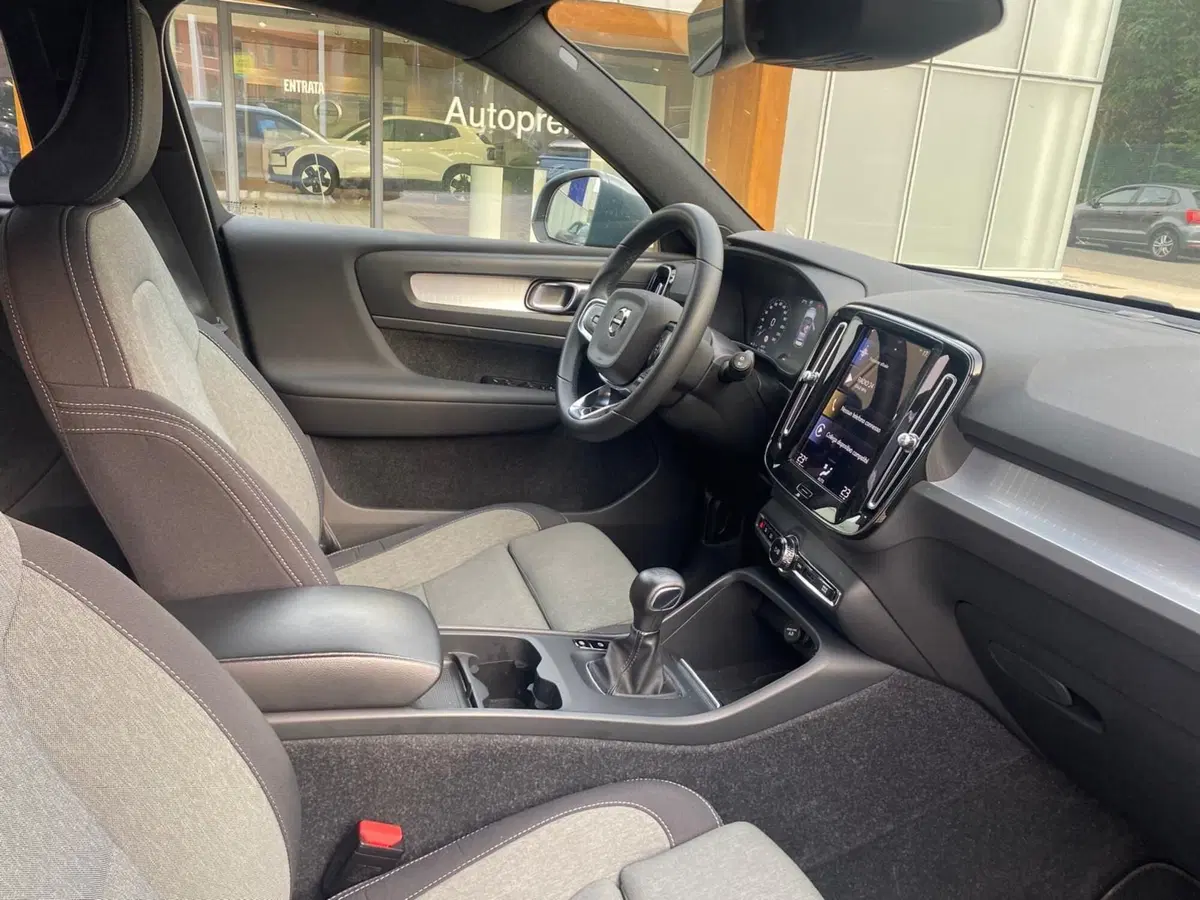 Volvo XC40 usata a Como (13)