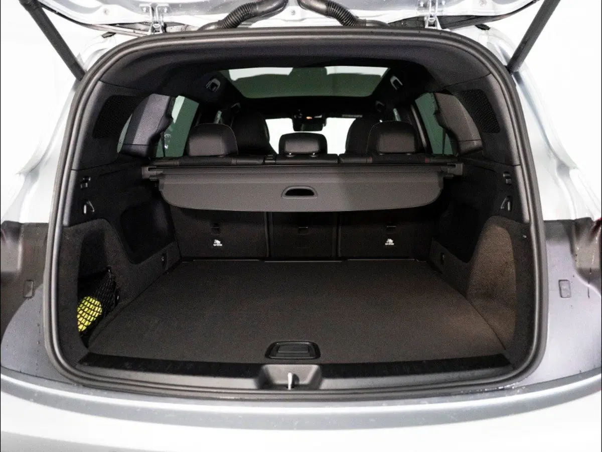 Mercedes-Benz GLB nuova a Macerata (10)