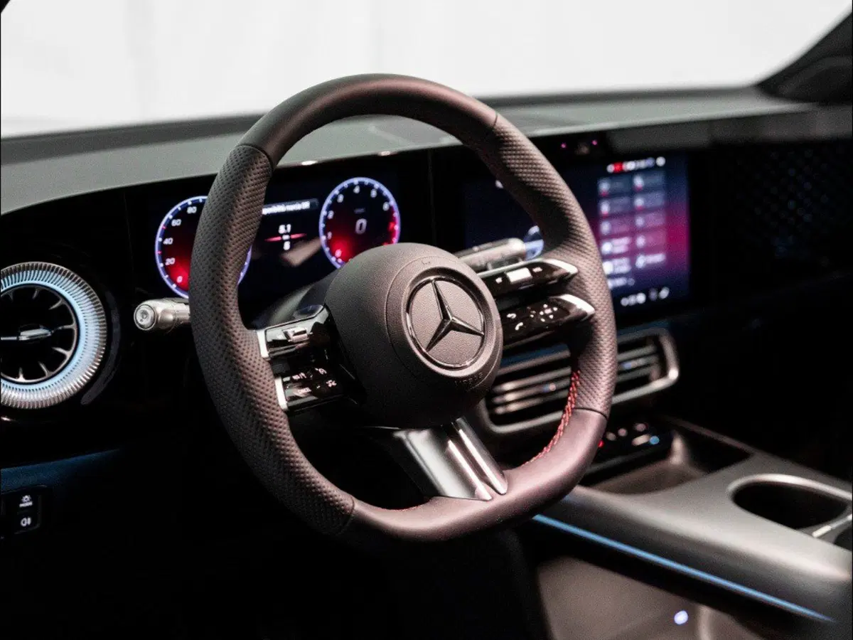 Mercedes-Benz GLB nuova a Macerata (16)
