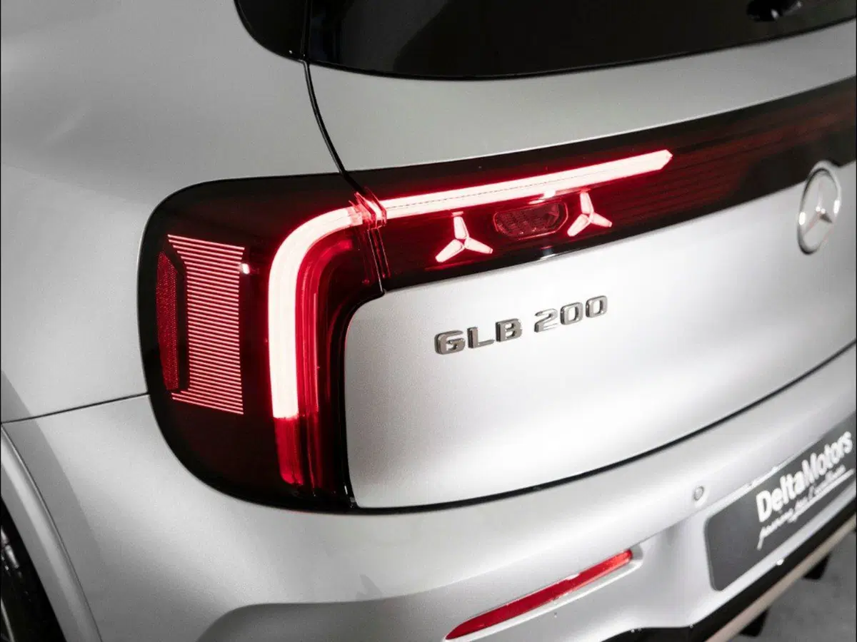 Mercedes-Benz GLB nuova a Macerata (8)