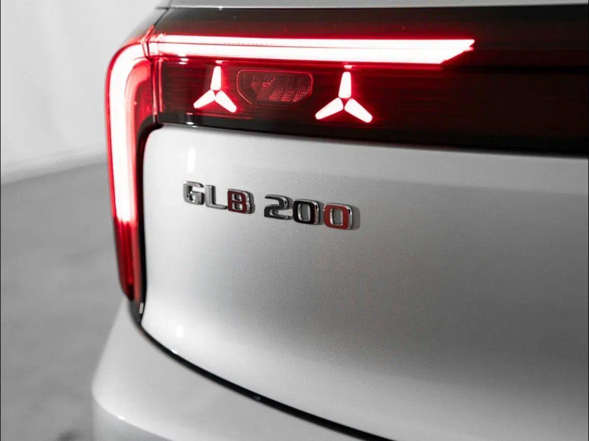 Mercedes-Benz GLB nuova a Macerata (9)