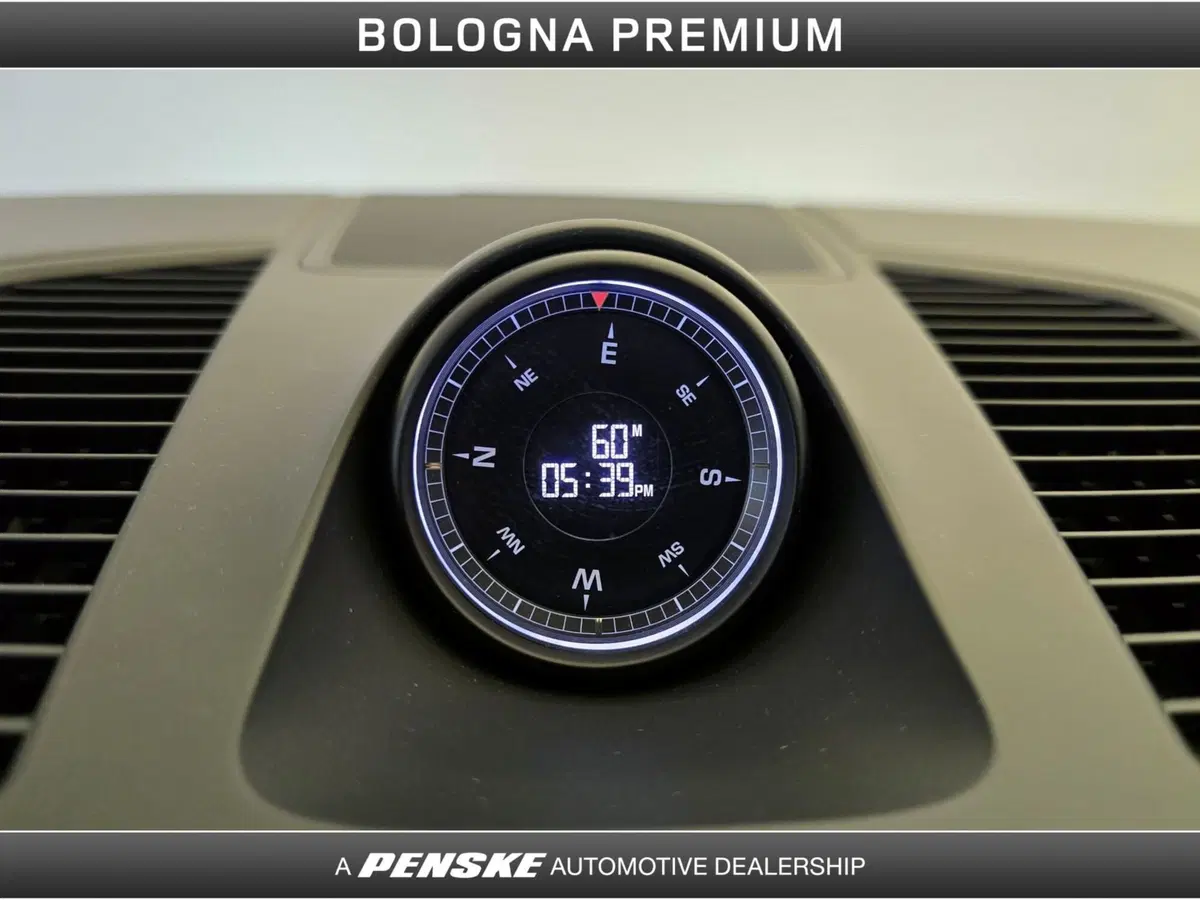 Porsche Cayenne usata a Bologna (14)