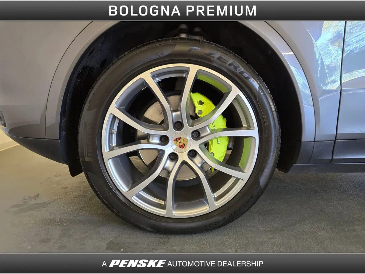 Porsche Cayenne usata a Bologna (9)