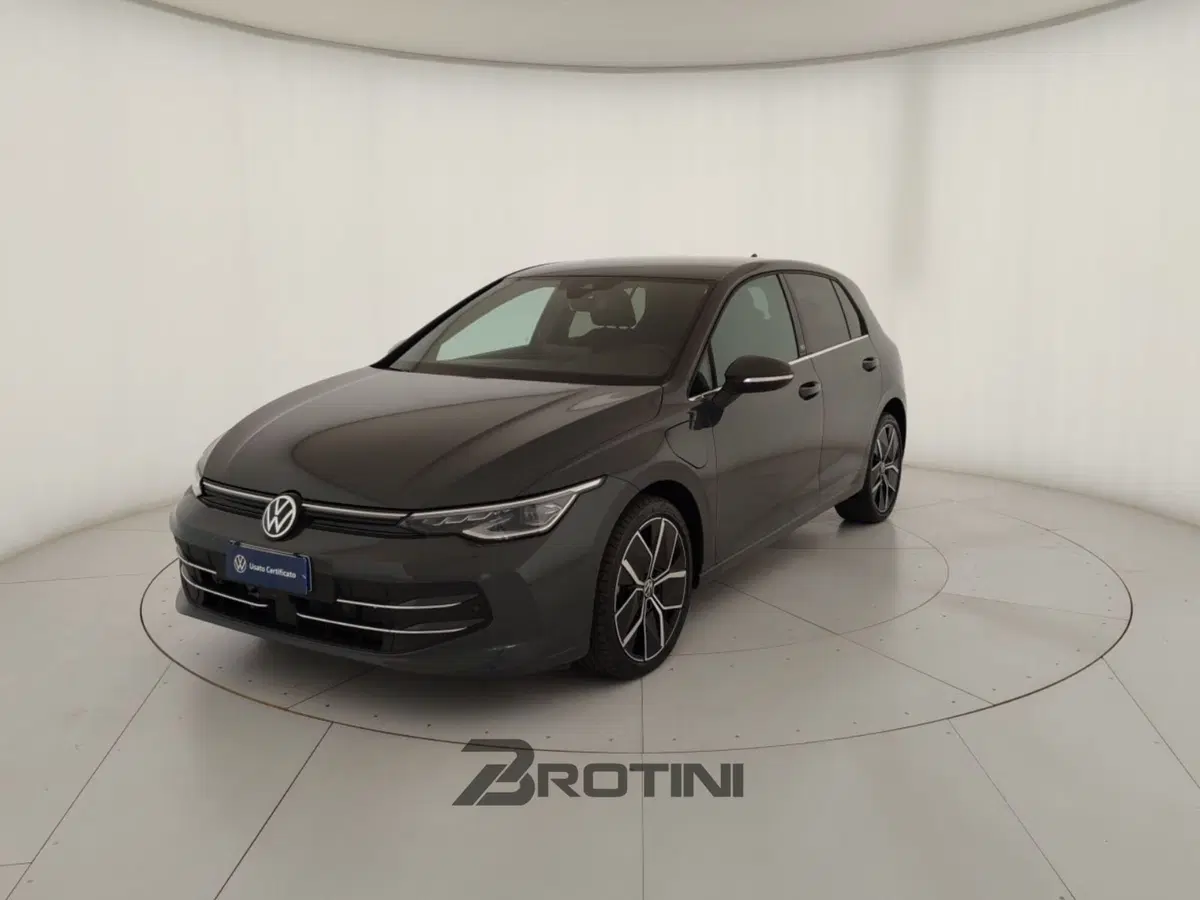Volkswagen Golf usata a Massa-Carrara