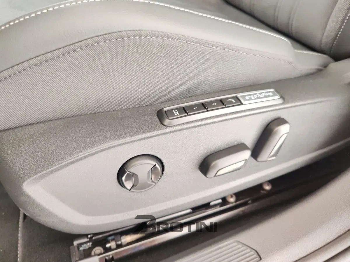 Volkswagen Golf usata a Massa-Carrara (11)