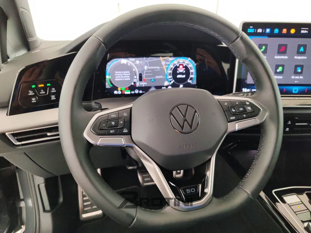 Volkswagen Golf usata a Massa-Carrara (13)