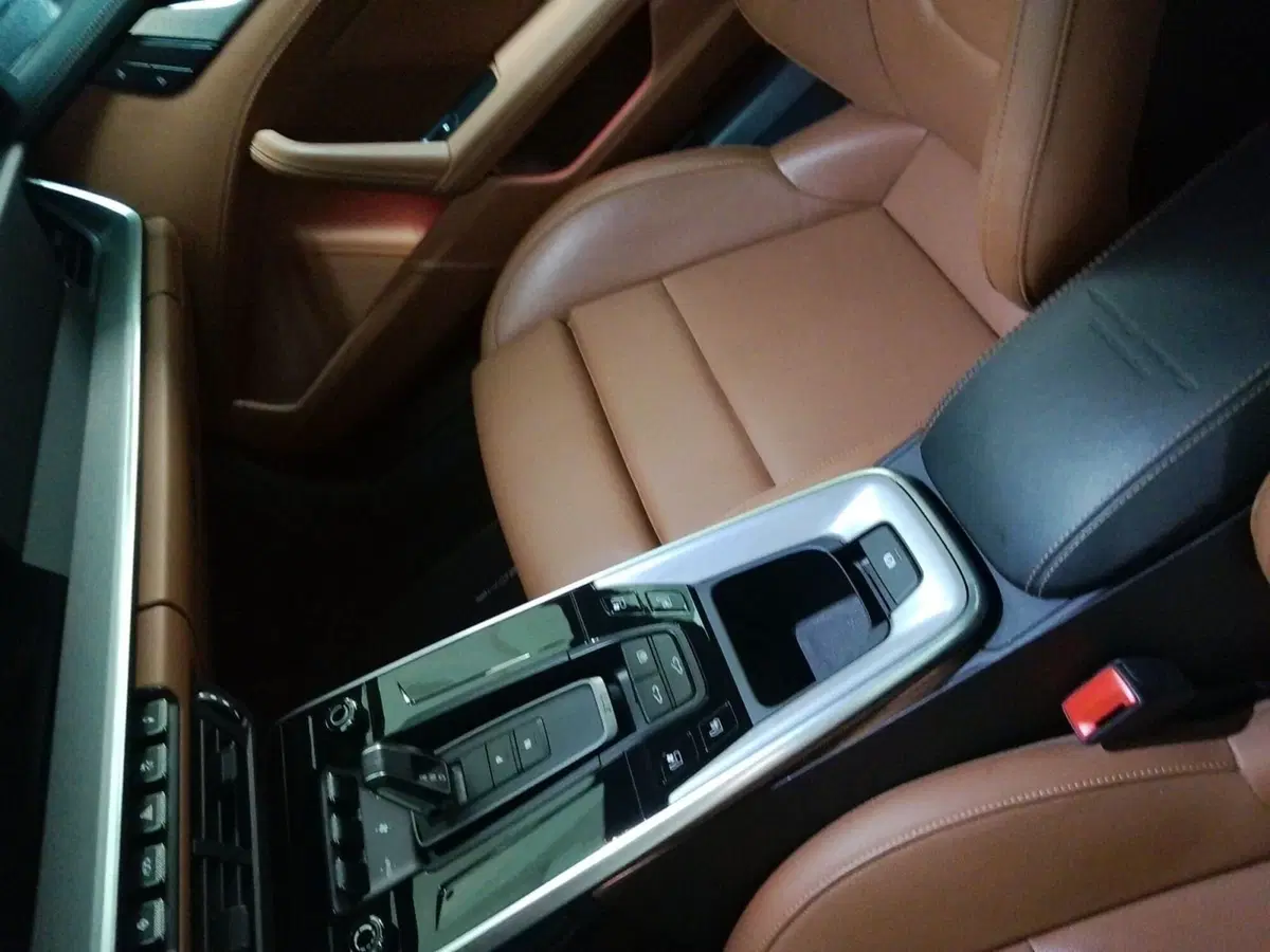 Porsche 911 Coupé usata a Bari (12)