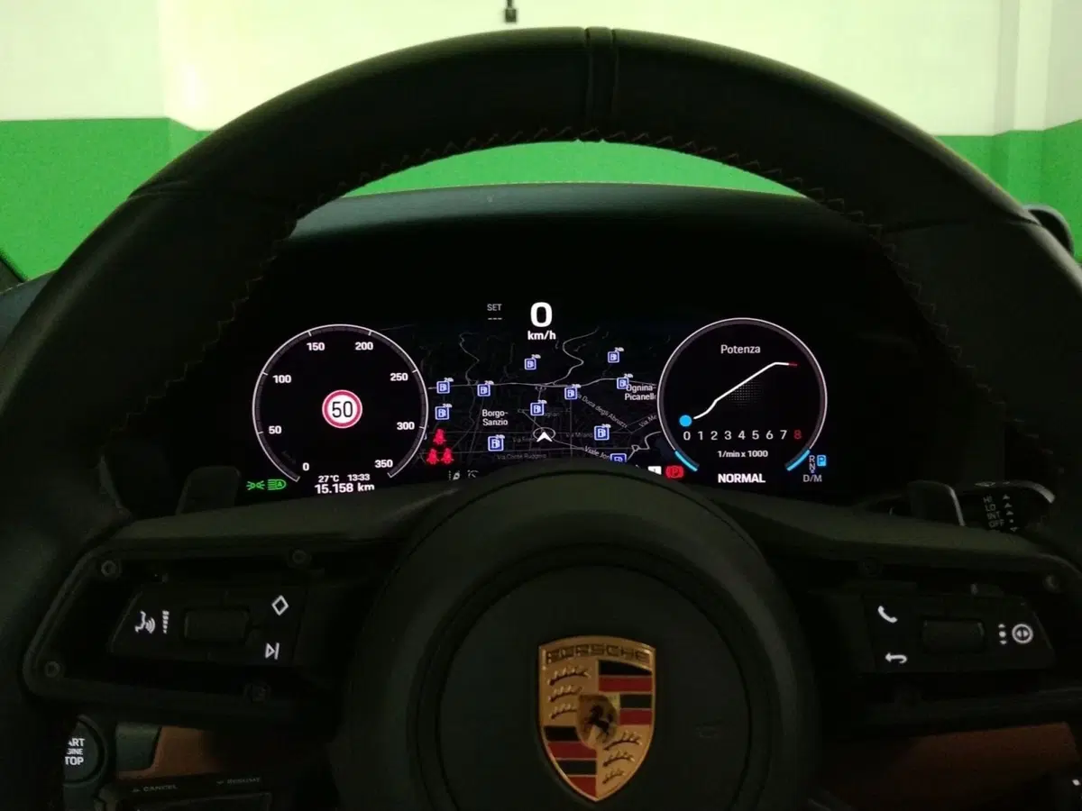 Porsche 911 Coupé usata a Bari (15)