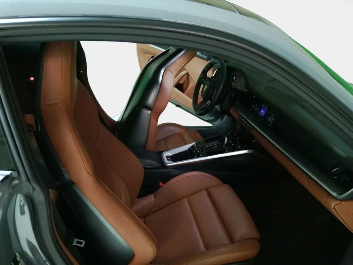 Porsche 911 Coupé usata a Bari (3)