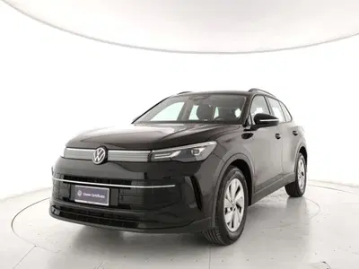 Volkswagen Tiguan 2.0 TDI 150 CV SCR DSG 4MOTION Life del 2025 usata a Torre Annunziata