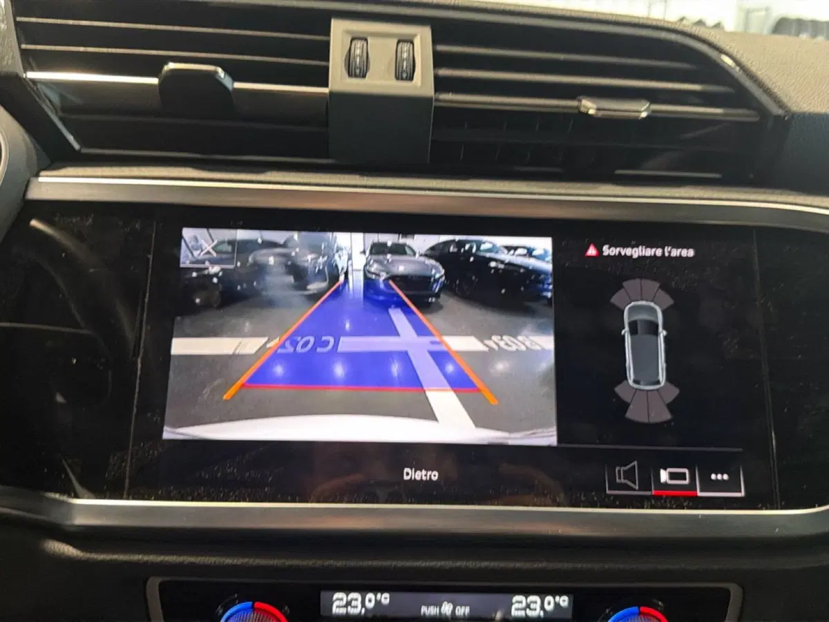 Audi Q3 Sportback usata a Napoli (15)