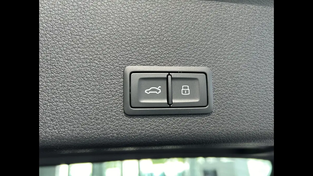Audi Q8 Sportback nuova a Palermo (13)