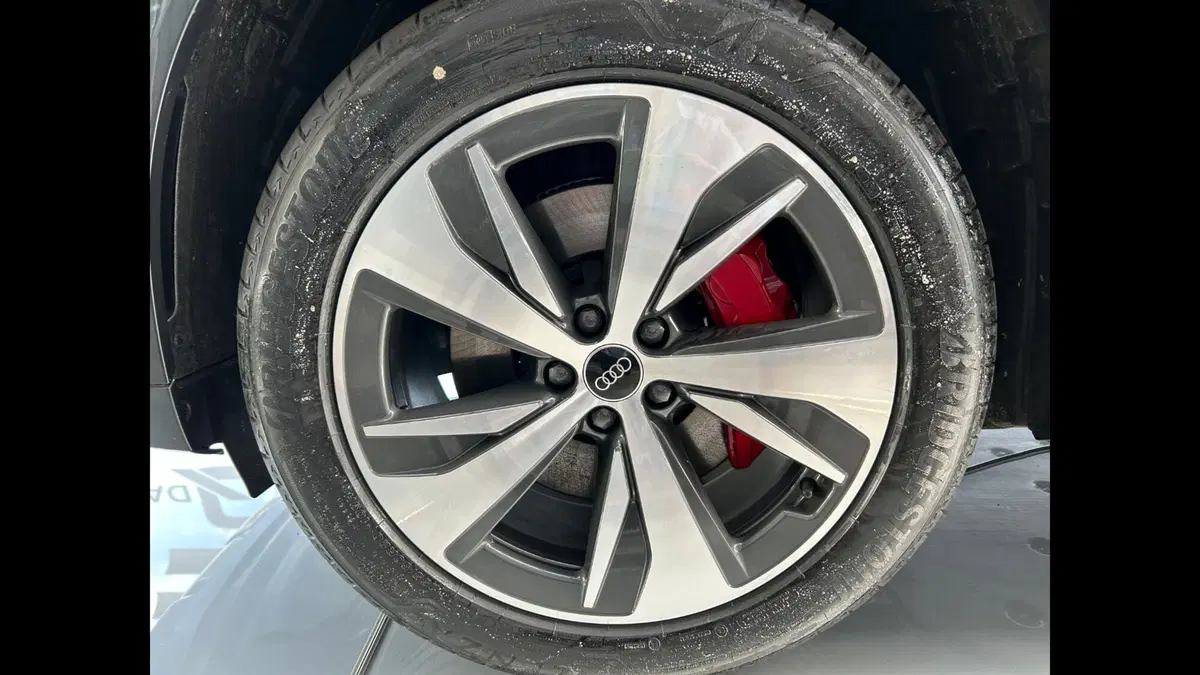 Audi Q8 Sportback nuova a Palermo (15)