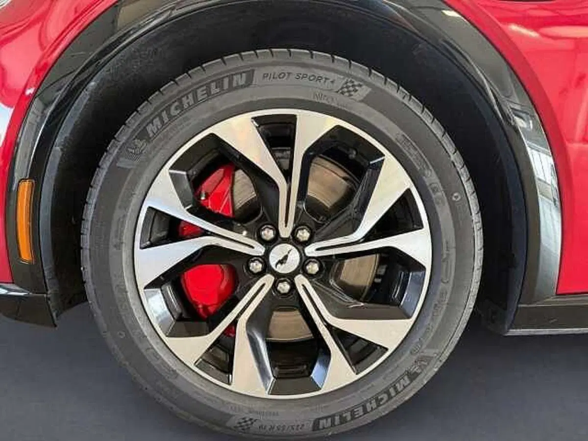 Ford Mustang Mach-E usata a Milano (9)