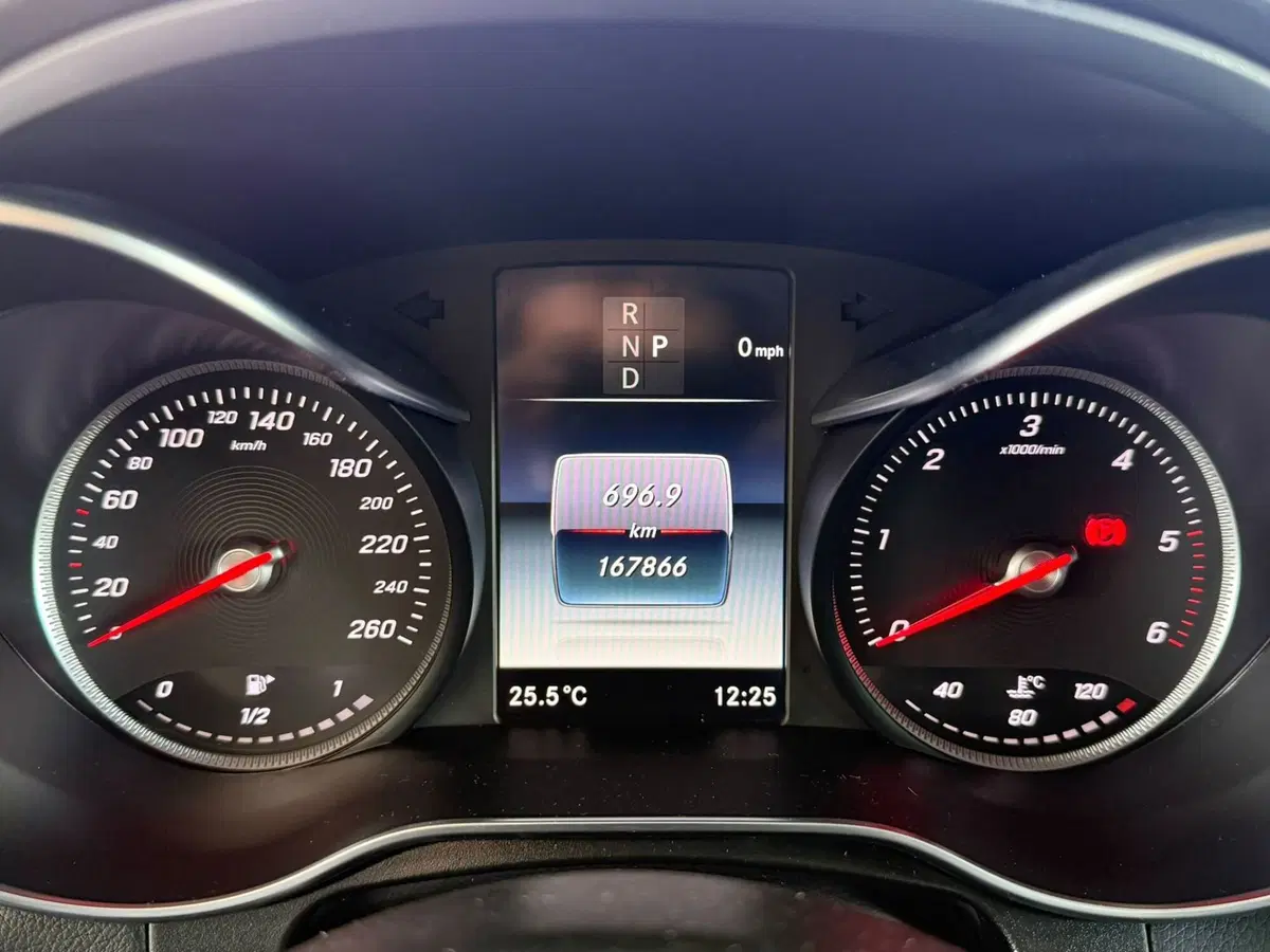 Mercedes-Benz GLC SUV usata a Brescia (18)