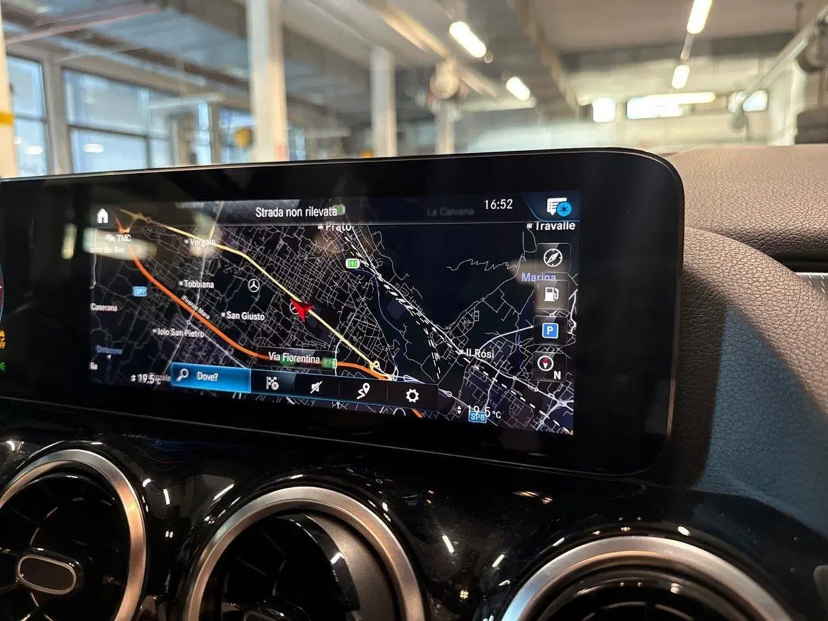 Mercedes-Benz GLA SUV usata a Prato (12)