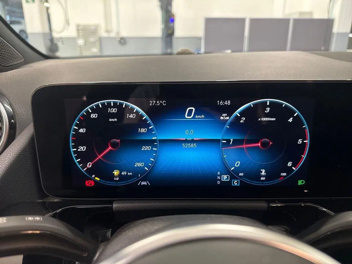 Mercedes-Benz GLA SUV usata a Prato (13)