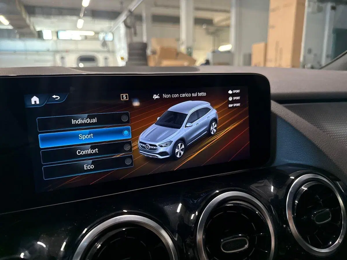 Mercedes-Benz GLA SUV usata a Prato (20)