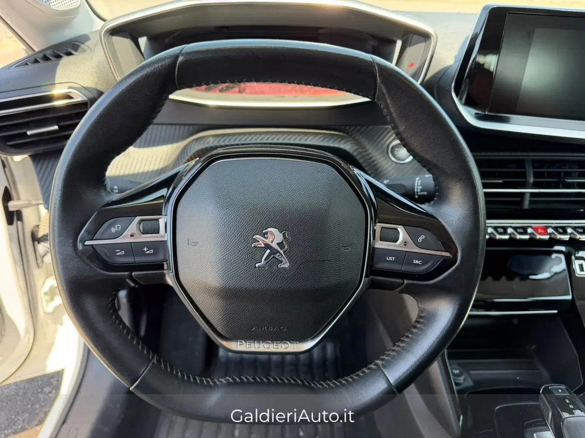 Peugeot 208 usata a Salerno (10)