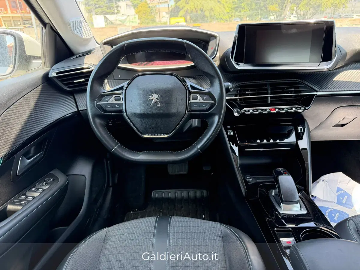 Peugeot 208 usata a Salerno (11)