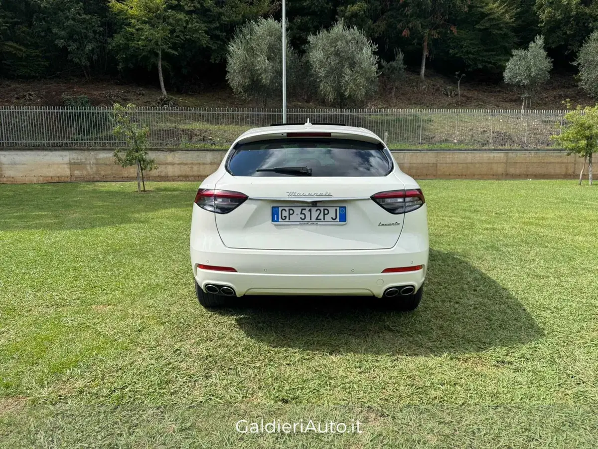 Maserati Levante usata a Salerno (10)