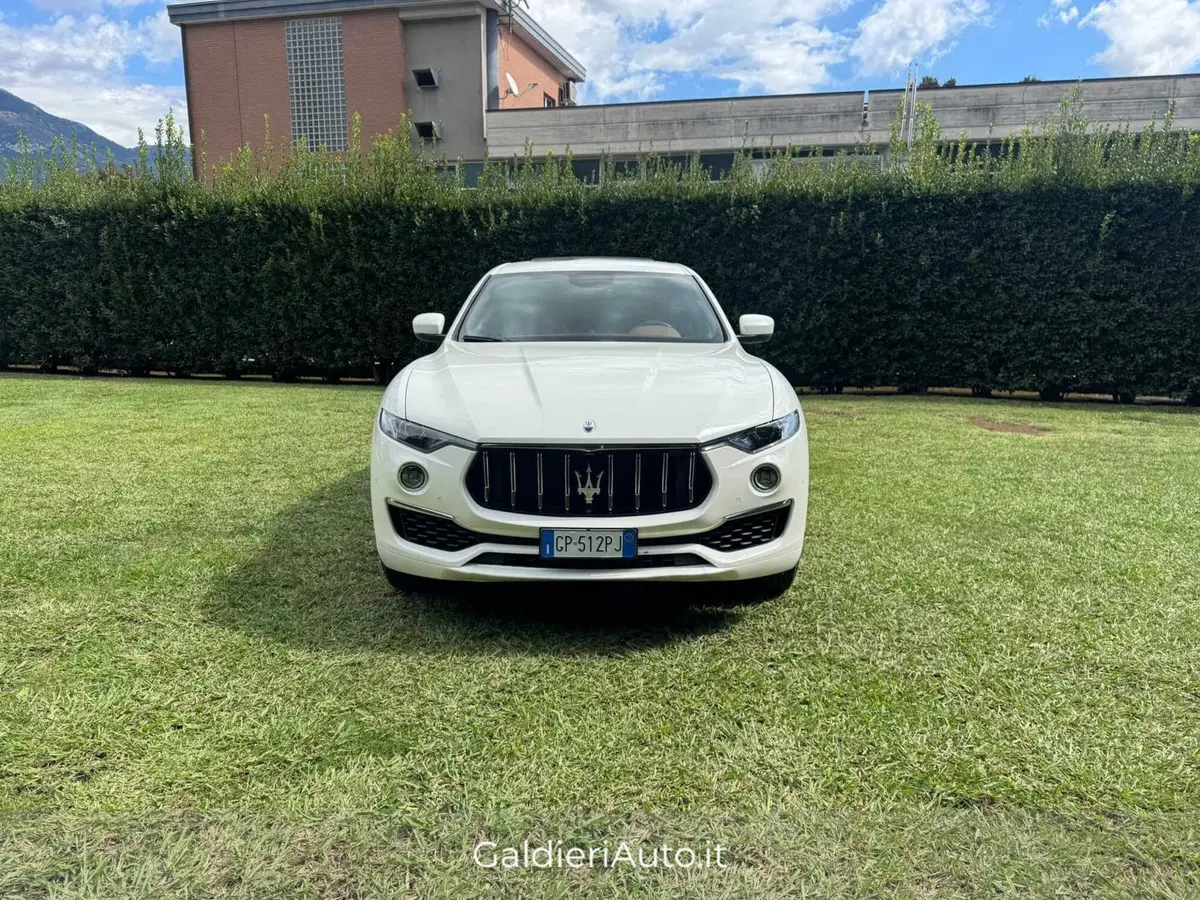 Maserati Levante usata a Salerno (11)