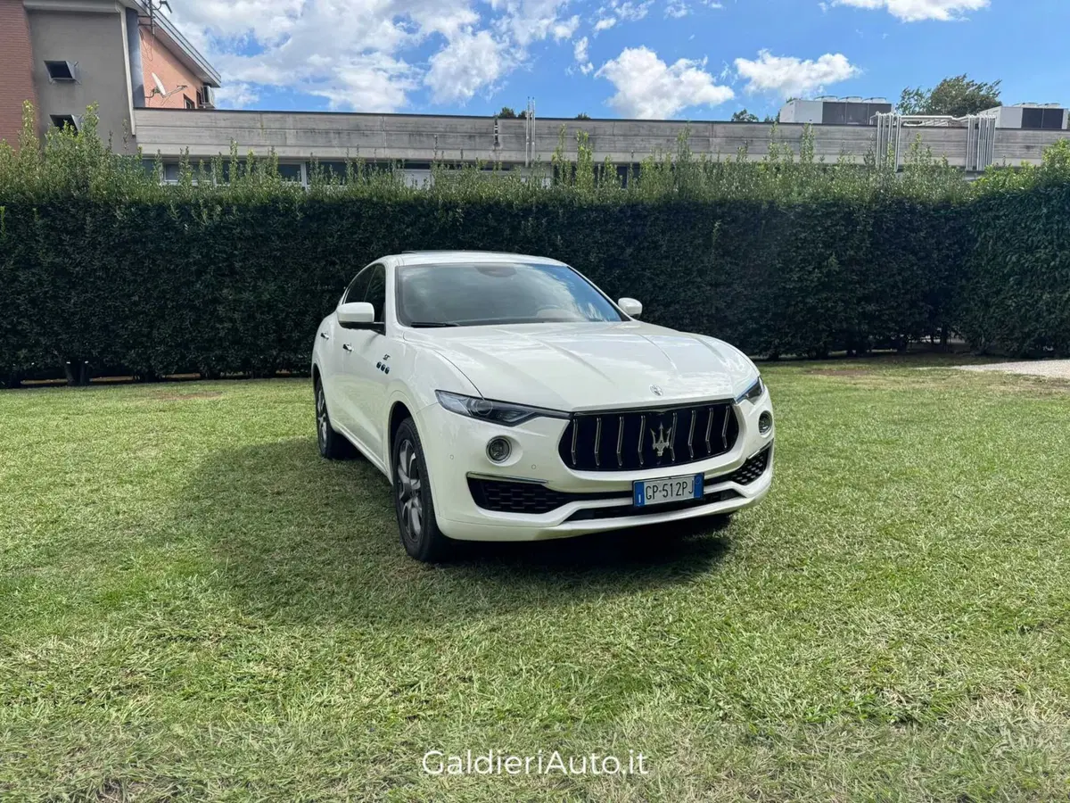Maserati Levante usata a Salerno (2)
