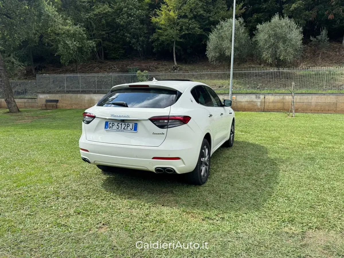 Maserati Levante usata a Salerno (4)
