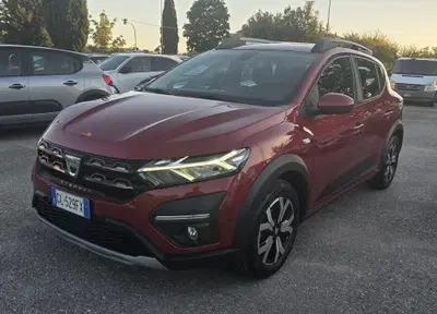 Dacia Sandero Stepway 1.0 TCe 90 CV CVT Comfort del 2022 usata a Empoli