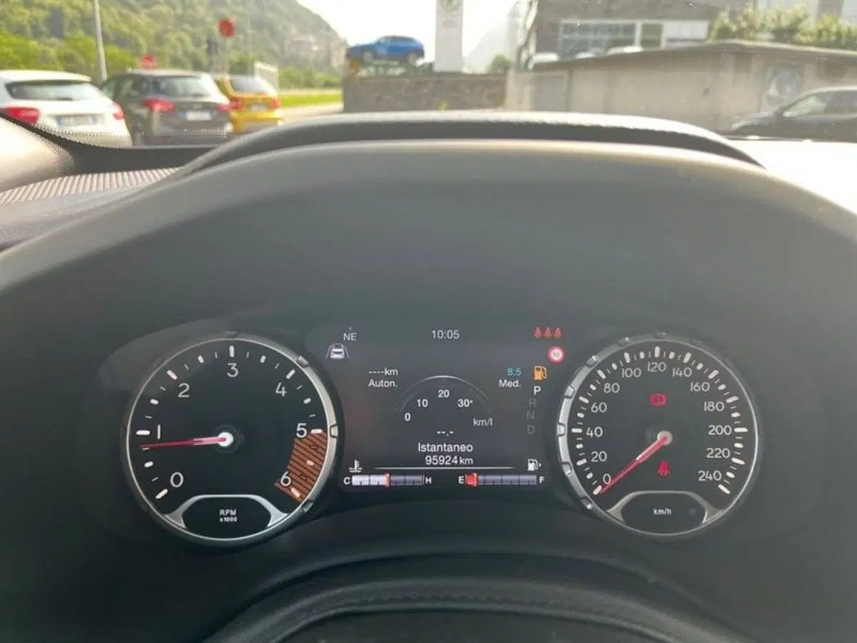 Jeep Renegade usata a Sondrio (9)